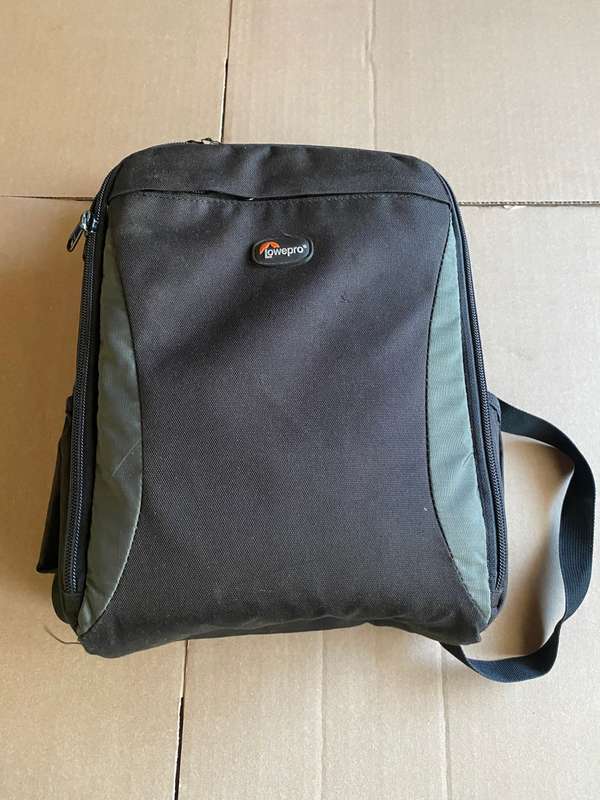LOWEPRO  CAMERA BAG IN GOOD  CONDITION